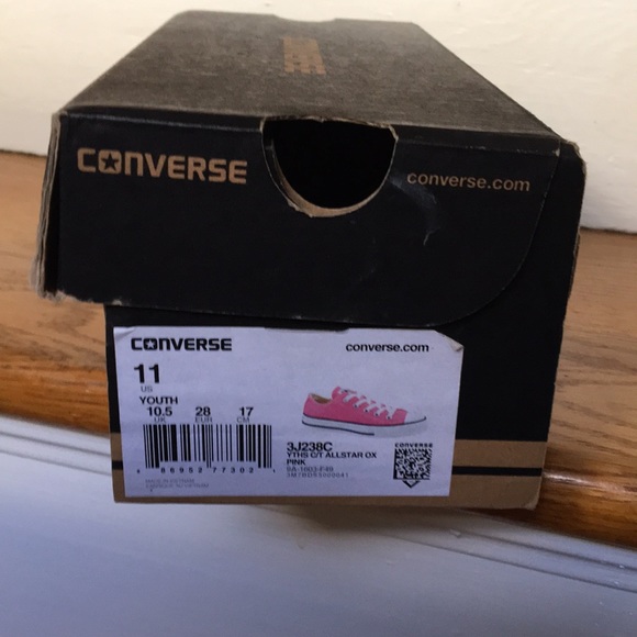 Girls’ Converse Chuck Taylor All-Stars - new - 11 - Picture 5 of 5
